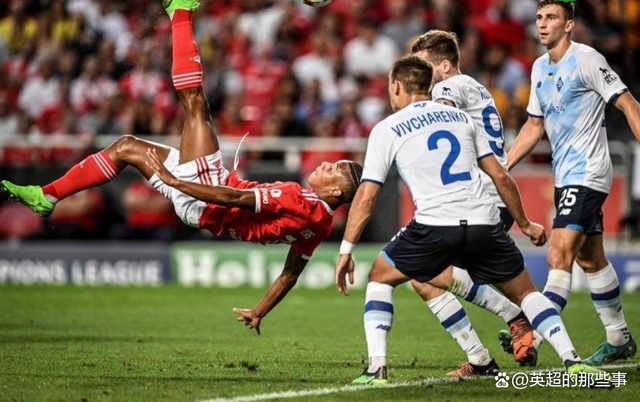 包含法兰克福集结日调整名单；志在荷甲名次提升；赛场秩序良好；训练强度明显提升的词条