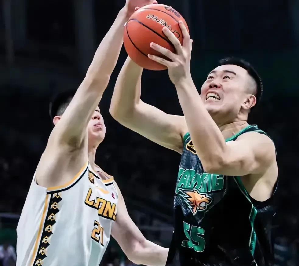 包含转折点！山东男篮刷新队史纪录，NBA总决赛集结日攻防权衡，底气十足，细节决定成败的词条