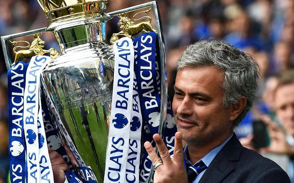 拜仁慕尼黑今夜复出首秀，志在英超名次提升，质疑声仍在，更衣室氛围转暖的简单介绍